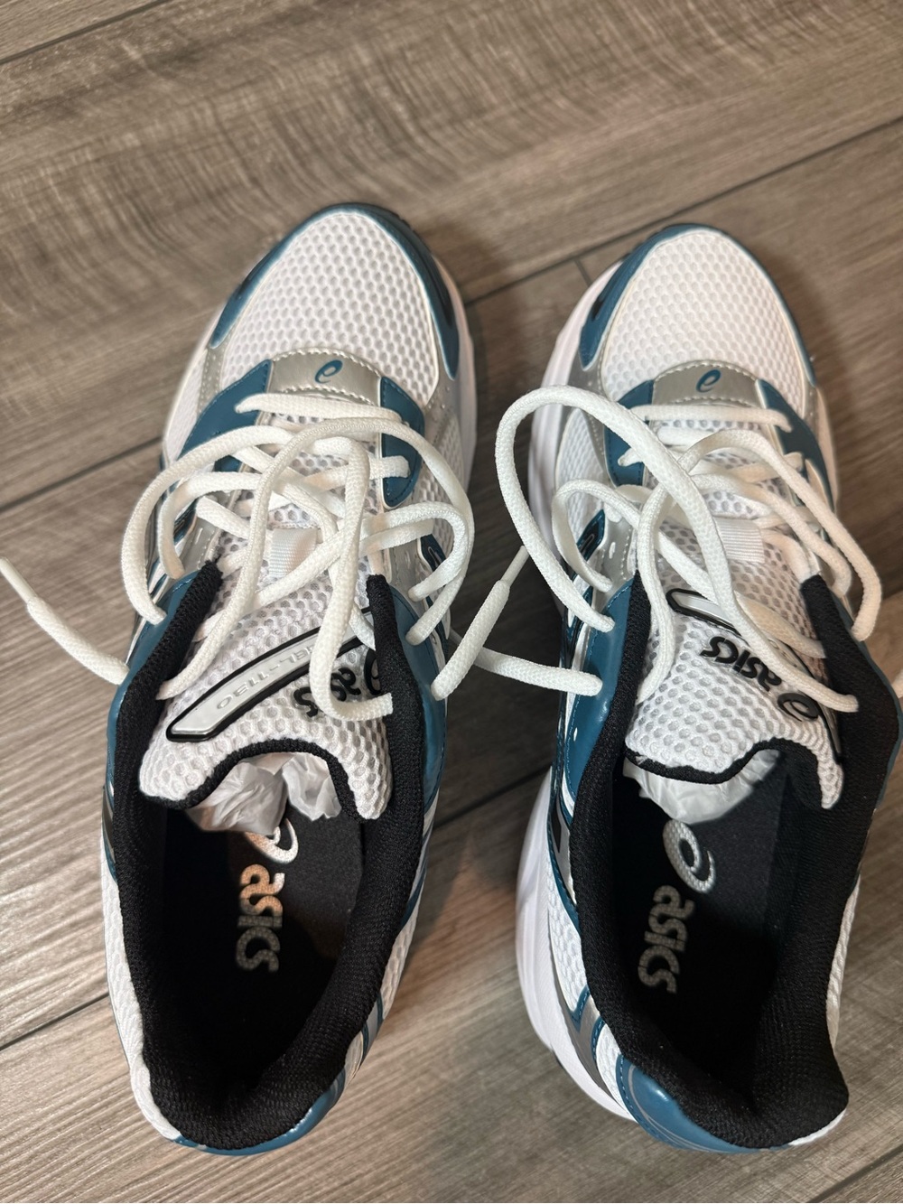 Asics White and Teal Men's Athletic Shoes - Picture 8 of 9